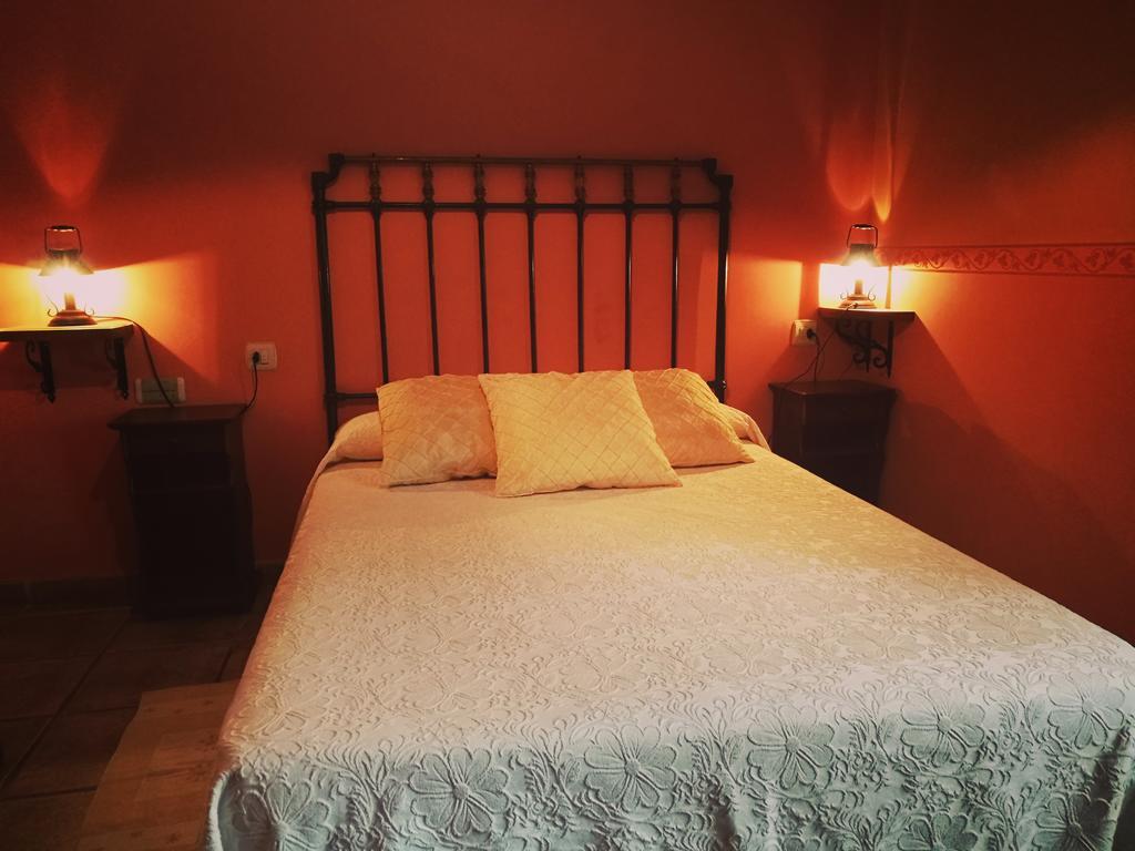 Mesa Del Conde Hotel San Felices de los Gallegos ภายนอก รูปภาพ