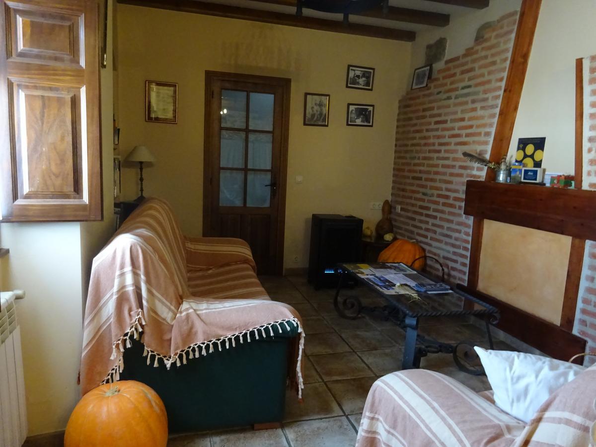 Mesa Del Conde Hotel San Felices de los Gallegos ภายนอก รูปภาพ