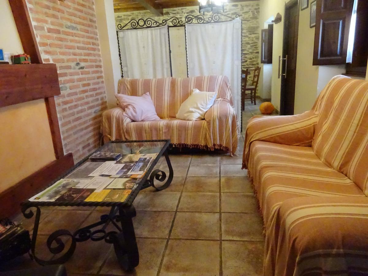 Mesa Del Conde Hotel San Felices de los Gallegos ภายนอก รูปภาพ