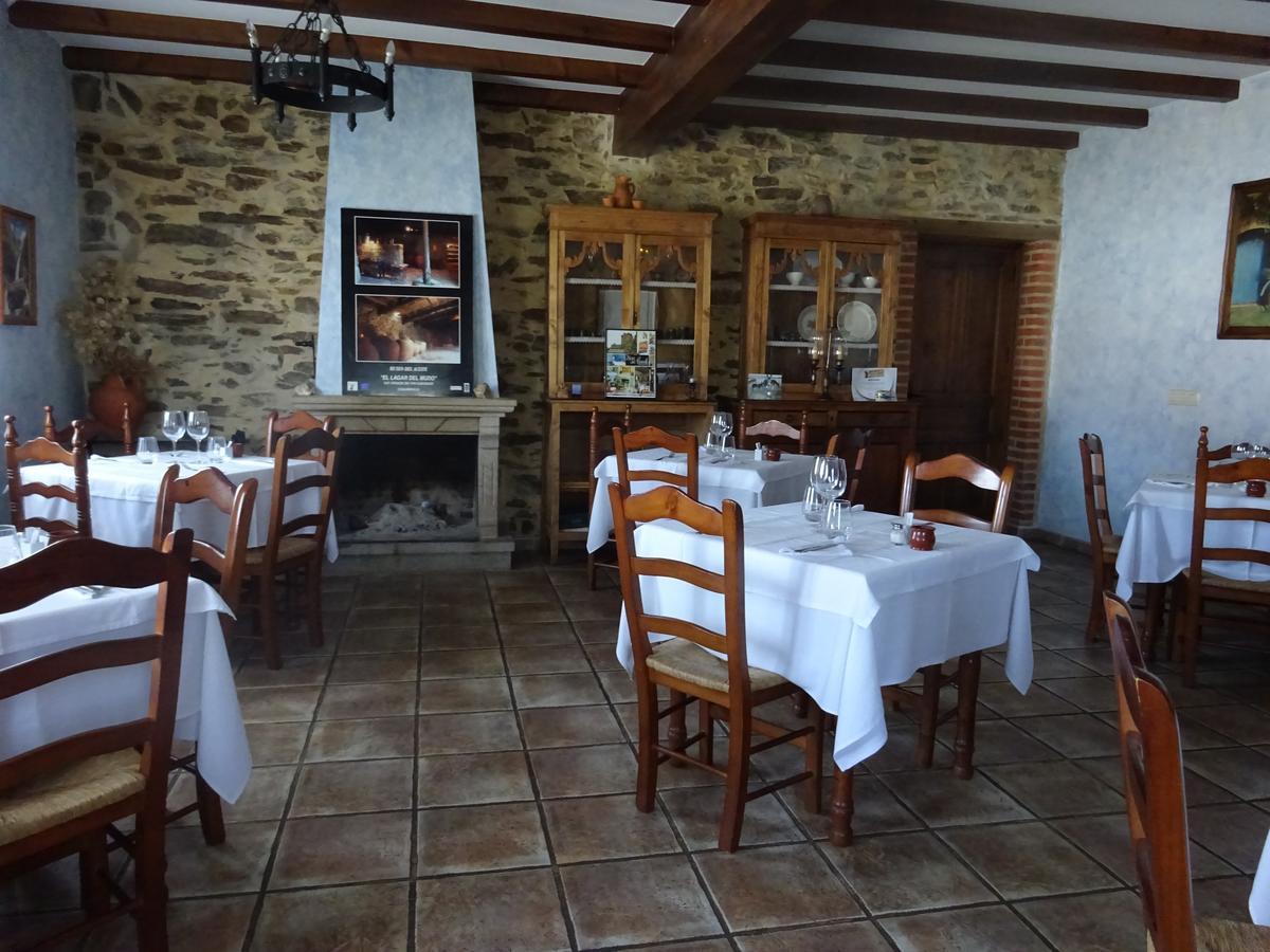 Mesa Del Conde Hotel San Felices de los Gallegos ภายนอก รูปภาพ